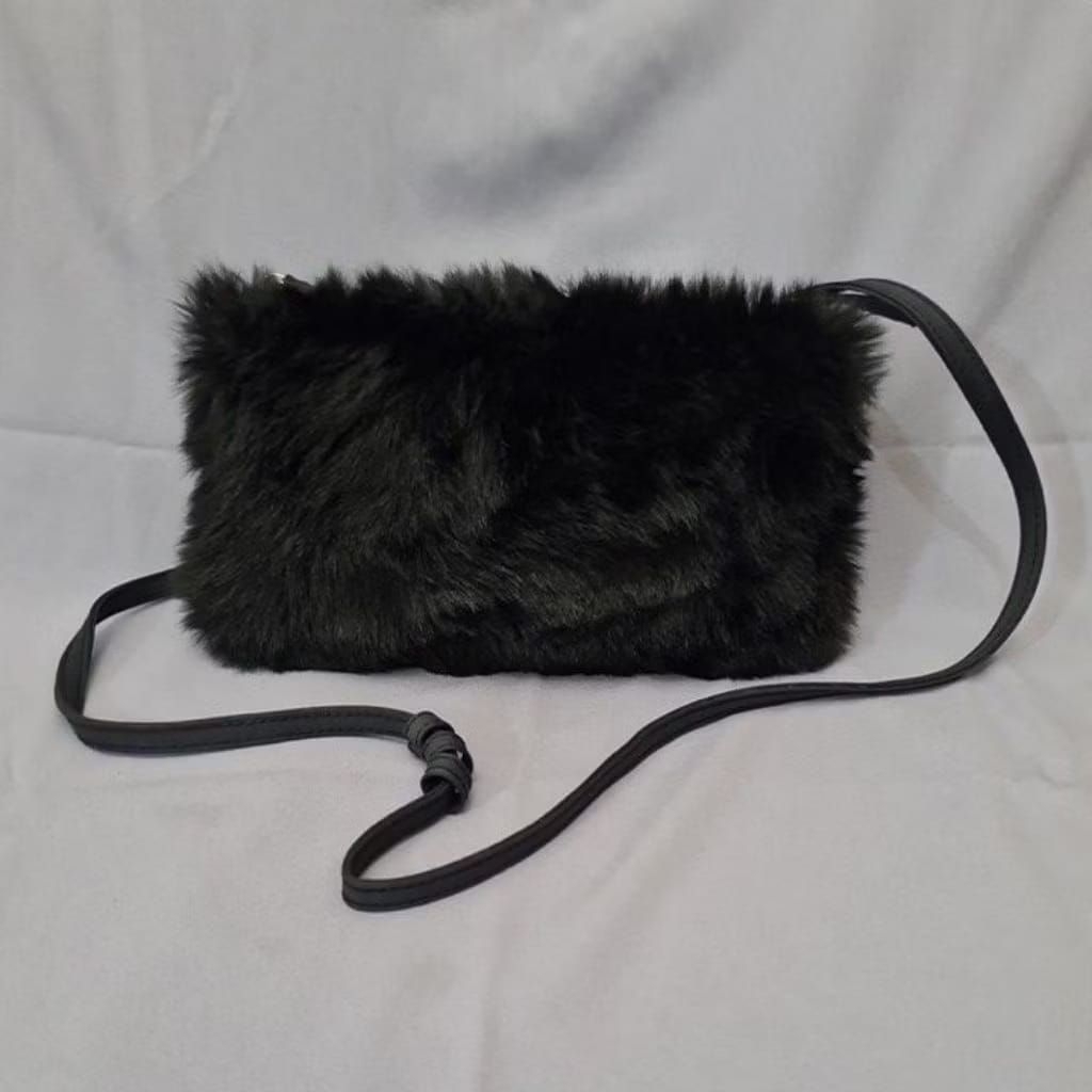 Tas UNIQLO Soft Feather Sling Preloved