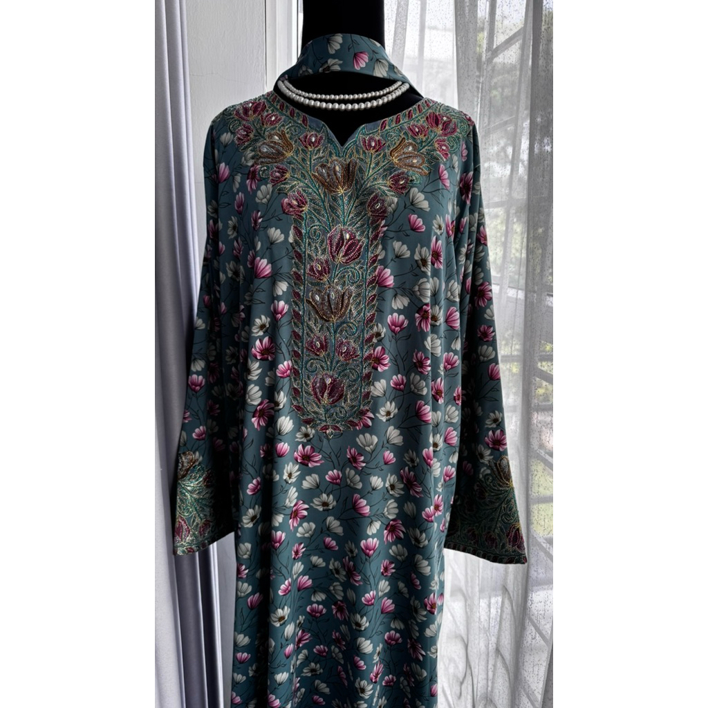 mukhawar Dubai warna hijau emerald