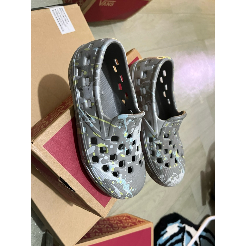 PRELOVED VAANS SLIP ON TRK