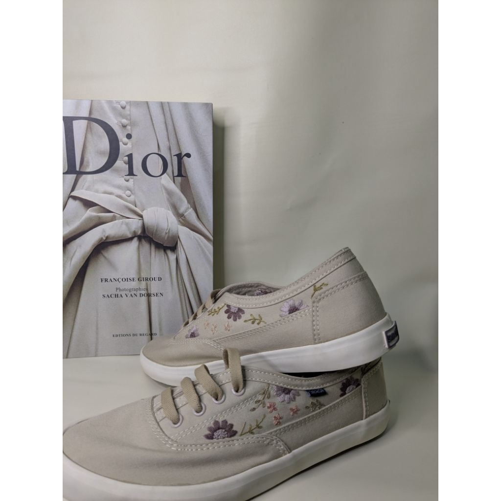 sepatu custom Embroidery