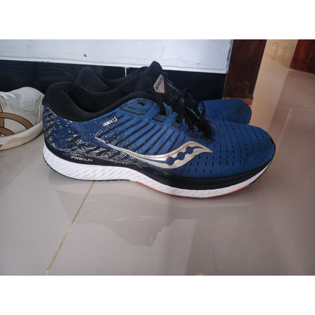 Sepatu Running Saucony