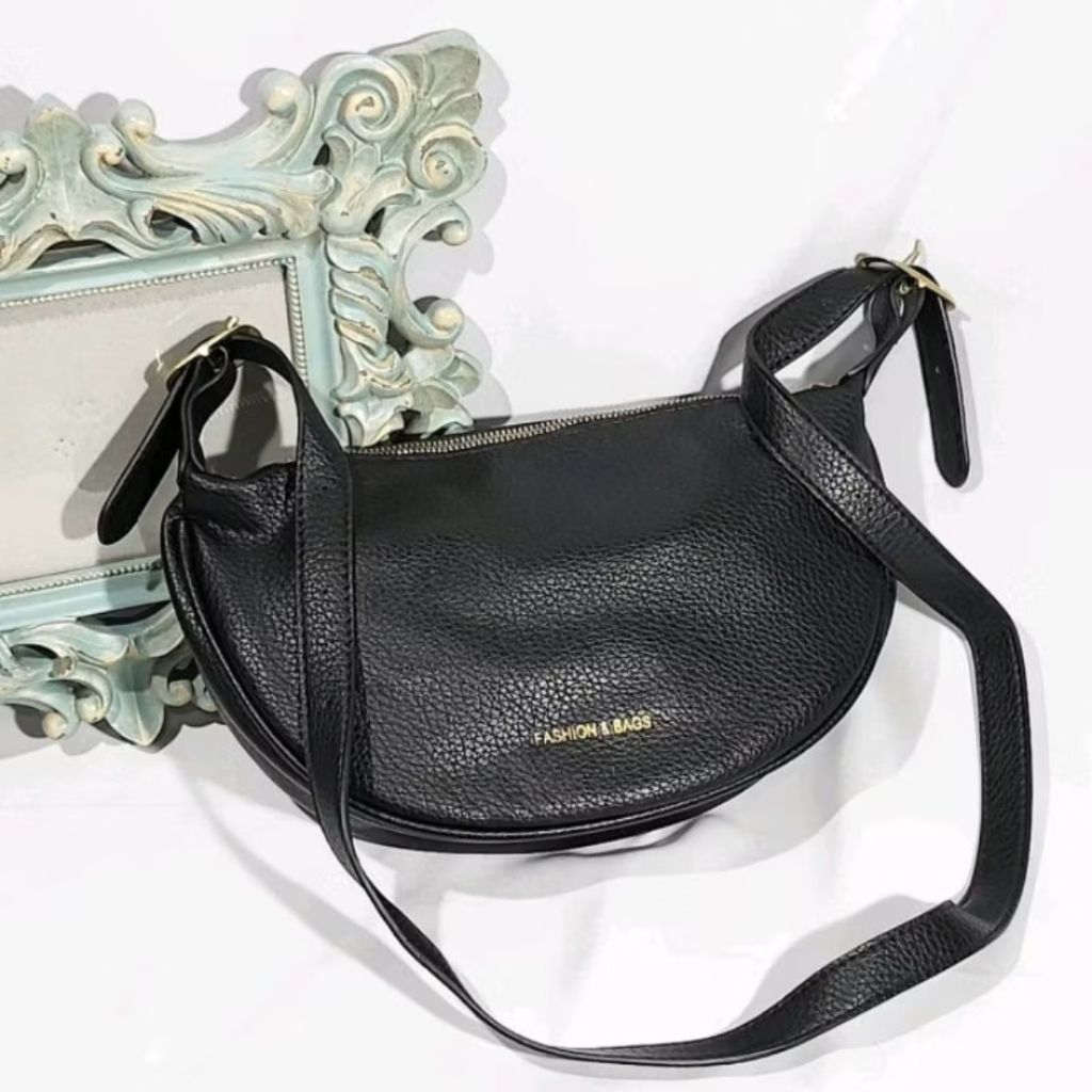 [NEW] tas selempang wanita casual simple hitam