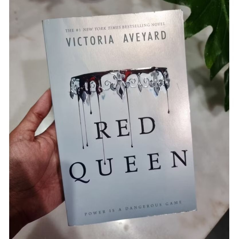 [Preloved] Red Queen by Victoria Aveyard - ORI US PB