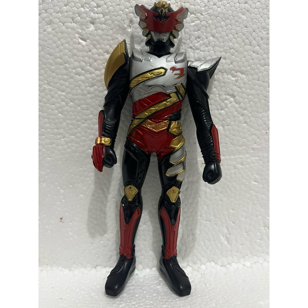 Mainan Figur Kamen Rider Bima Satria Baja Hitam