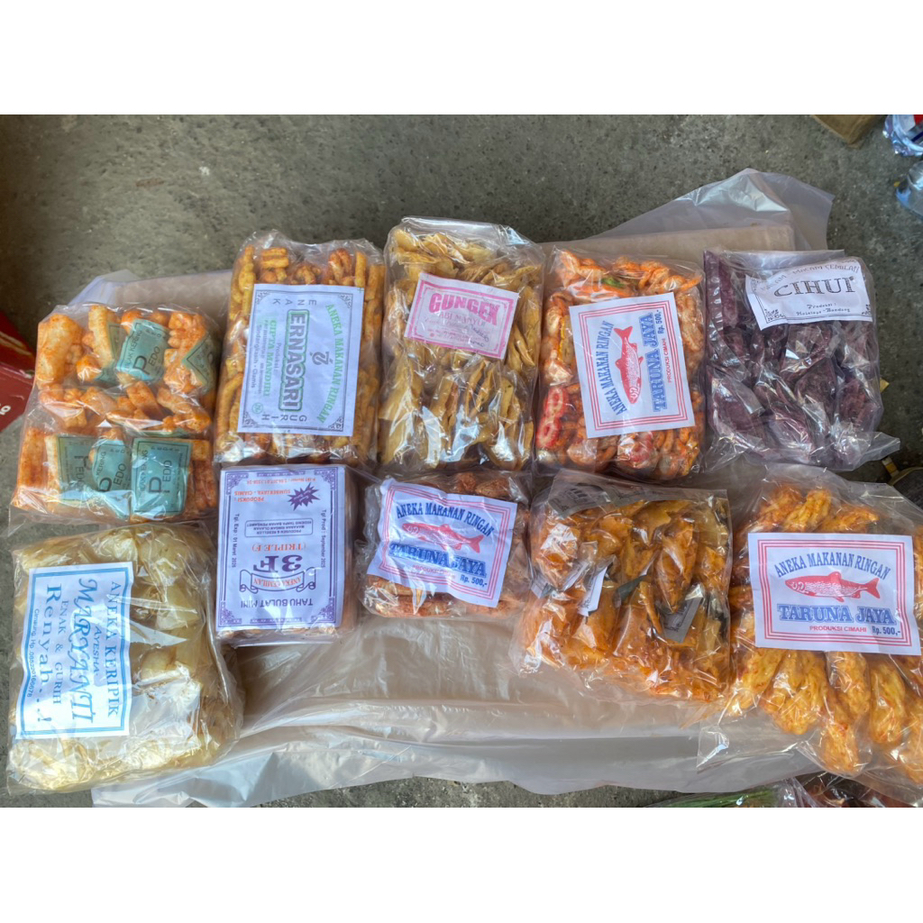 Cemilan Pedas & Tidak Pedas (1 pak isi 10) Keripik Singkong/ Pedo/ Tahu Bulat/ Basreng/ Keripik Seta