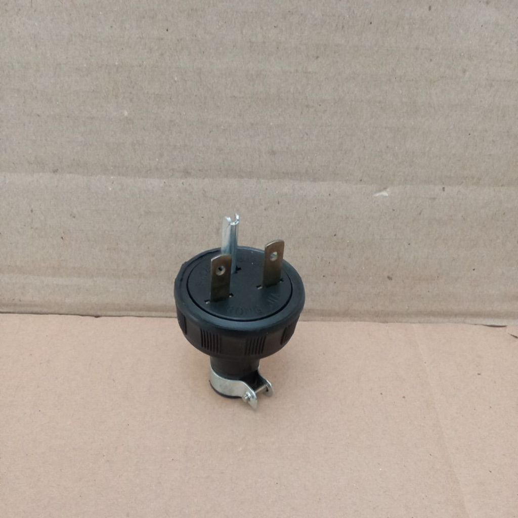 Steker genset 3 kaki colokan listrik genset 3 kaki steker 15A/250V