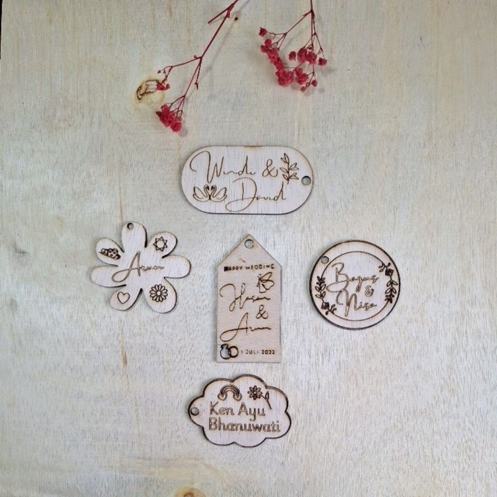 nama kayu ukir, untuk gantungan kunci, souvenir pernikahan, ukir nama kayu custom 5x10cm