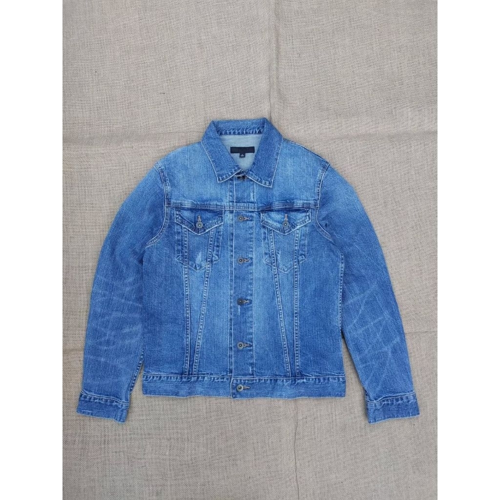 Uniqlo Jaket Jeans Trucker Denim Jacket Vintage Classic Retro