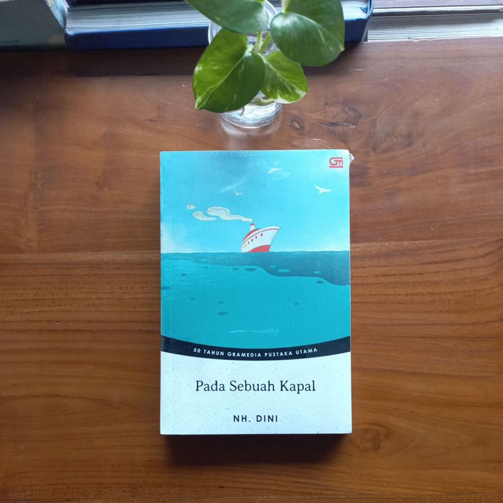 Pada Sebuah Kapal - Nh.Dini