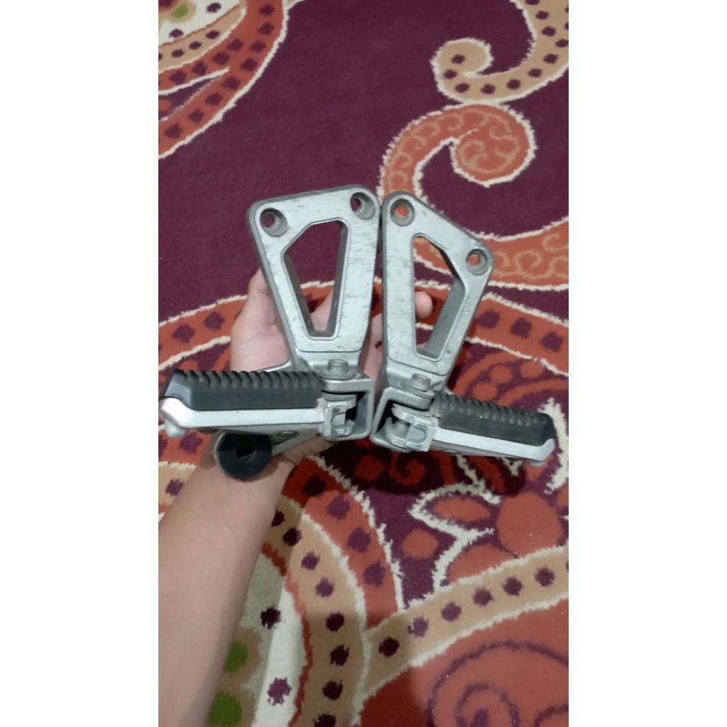 FOOTSTEP POSTEP BELAKANG EX MOGE SUZUKI GSX