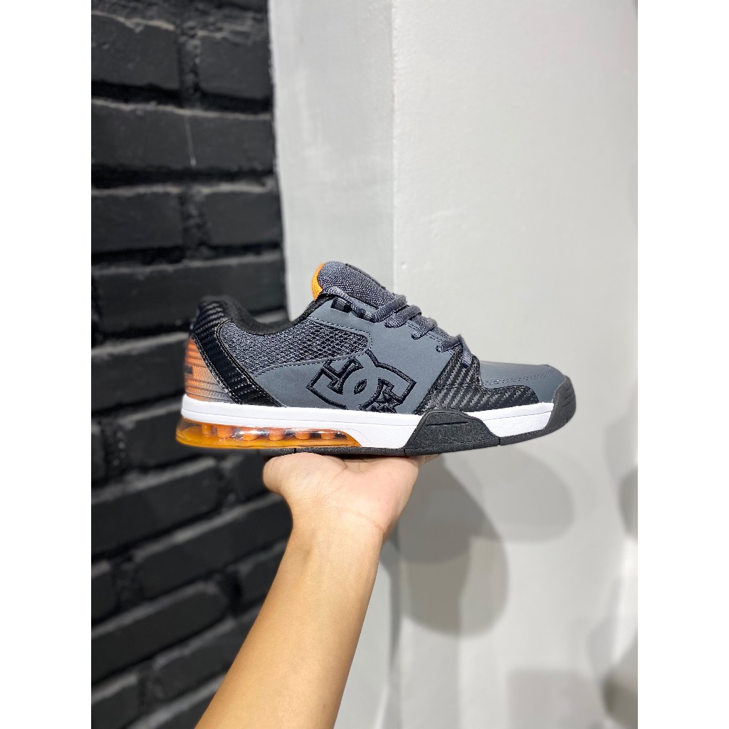 Sepatu DC Shoes Versatile ( XSKN )