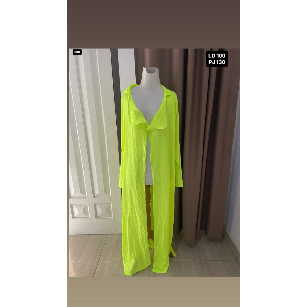35. Outer panjang dan lengan panjang warna hijau neon
