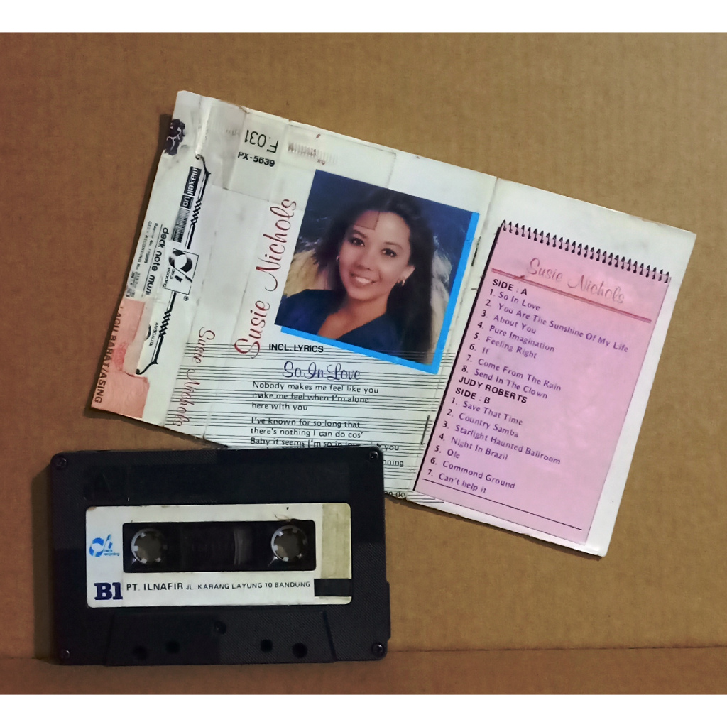 SUSIE NICHOLS - SO IN LOVE - Kaset