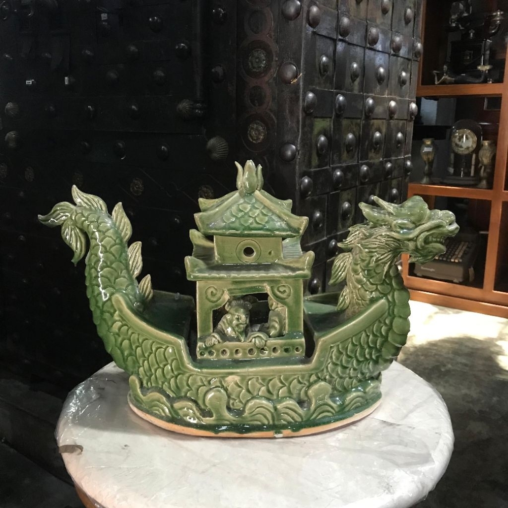 Kapal Naga China Hijau Keramik Celadon Lawas Jadul Tua