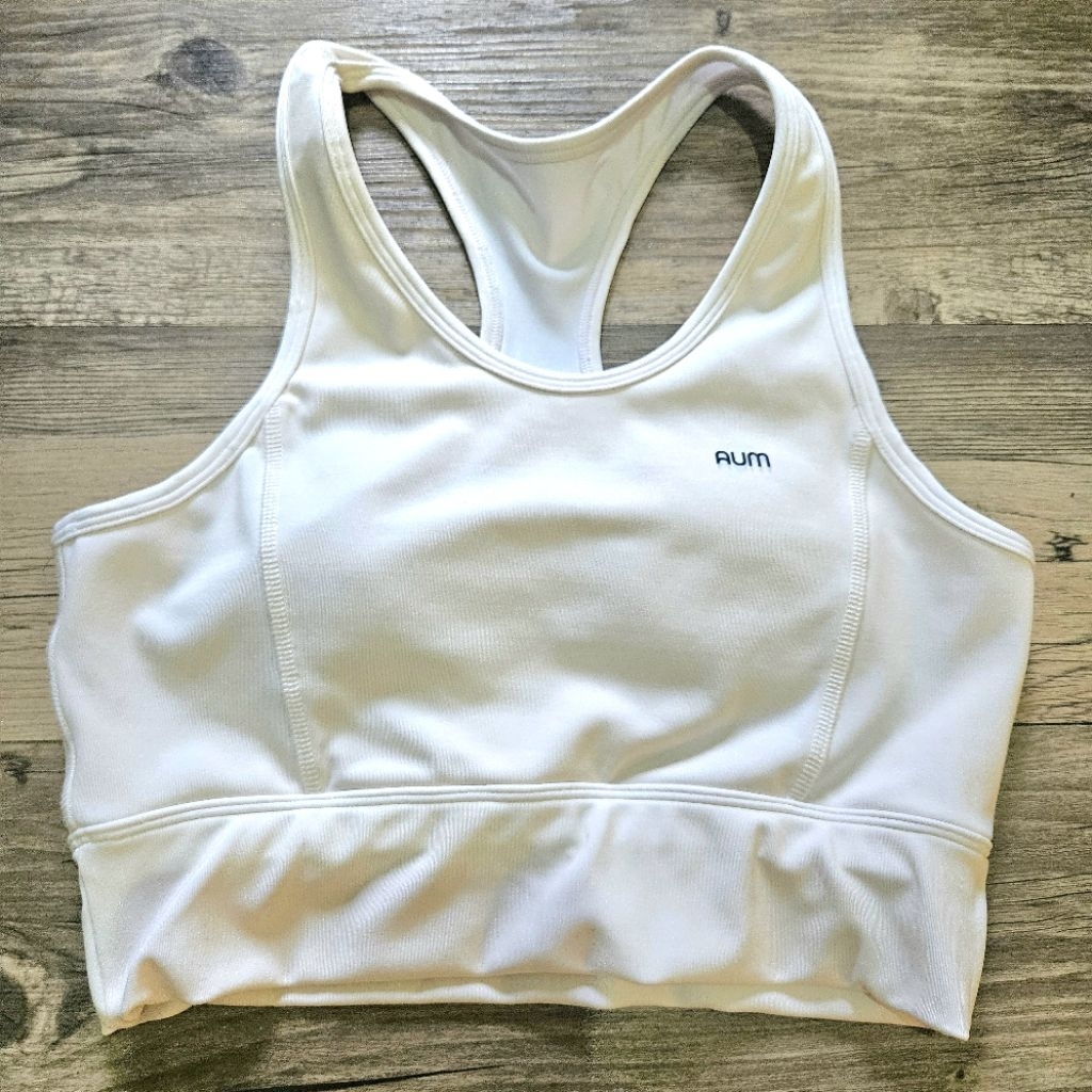 PRELOVED baju olahraga wanita sports bra warna putih brand AUM size M
