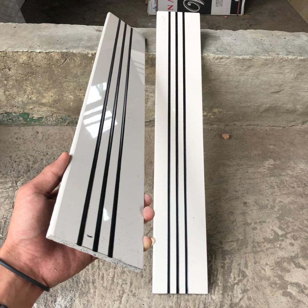 Lis Plint Granit Stepnosing 10x60 Cream Polos Glossy