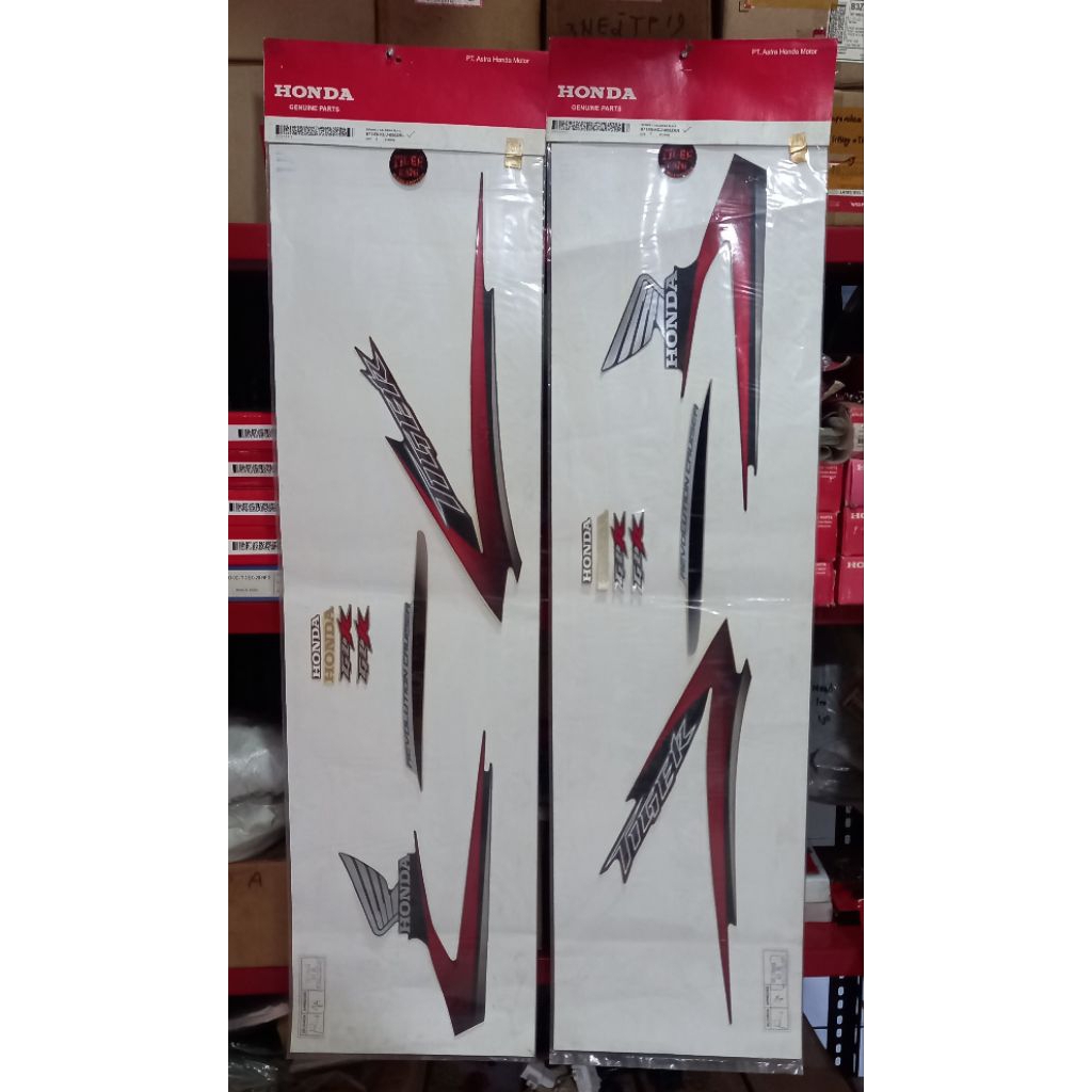Striping stripping sticker stiker polet list original tiger revo tirev hitam merah set kanan kiri 87
