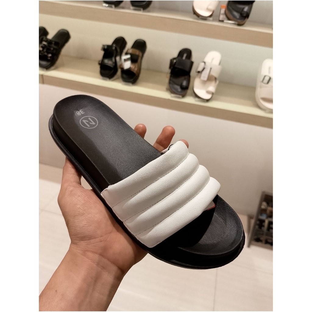 Nevada Sandal Slipper Wanita