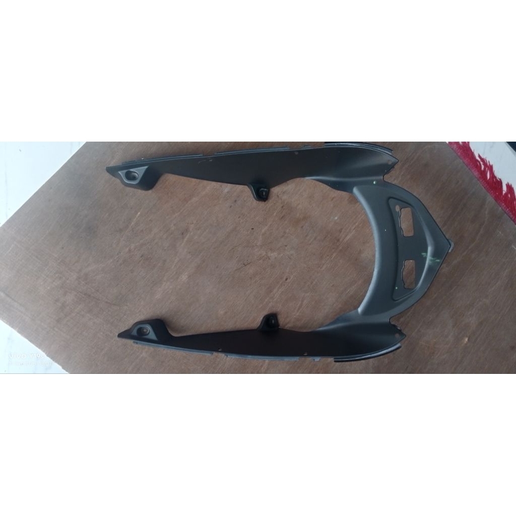 Cover Dagu Bawah Headlamp Ninja 250 Karbu Ori Bekas Second Copotan Motor