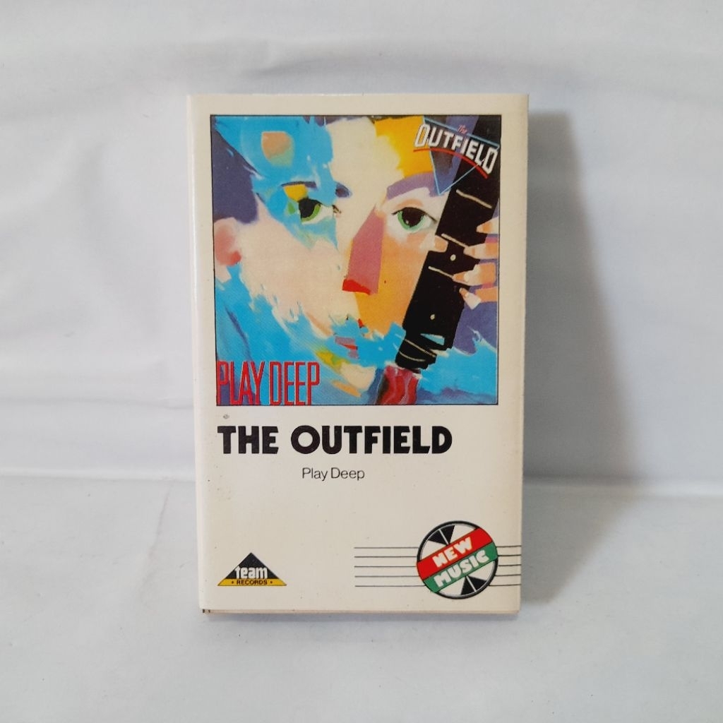 Kaset The Outfield - Play Deep