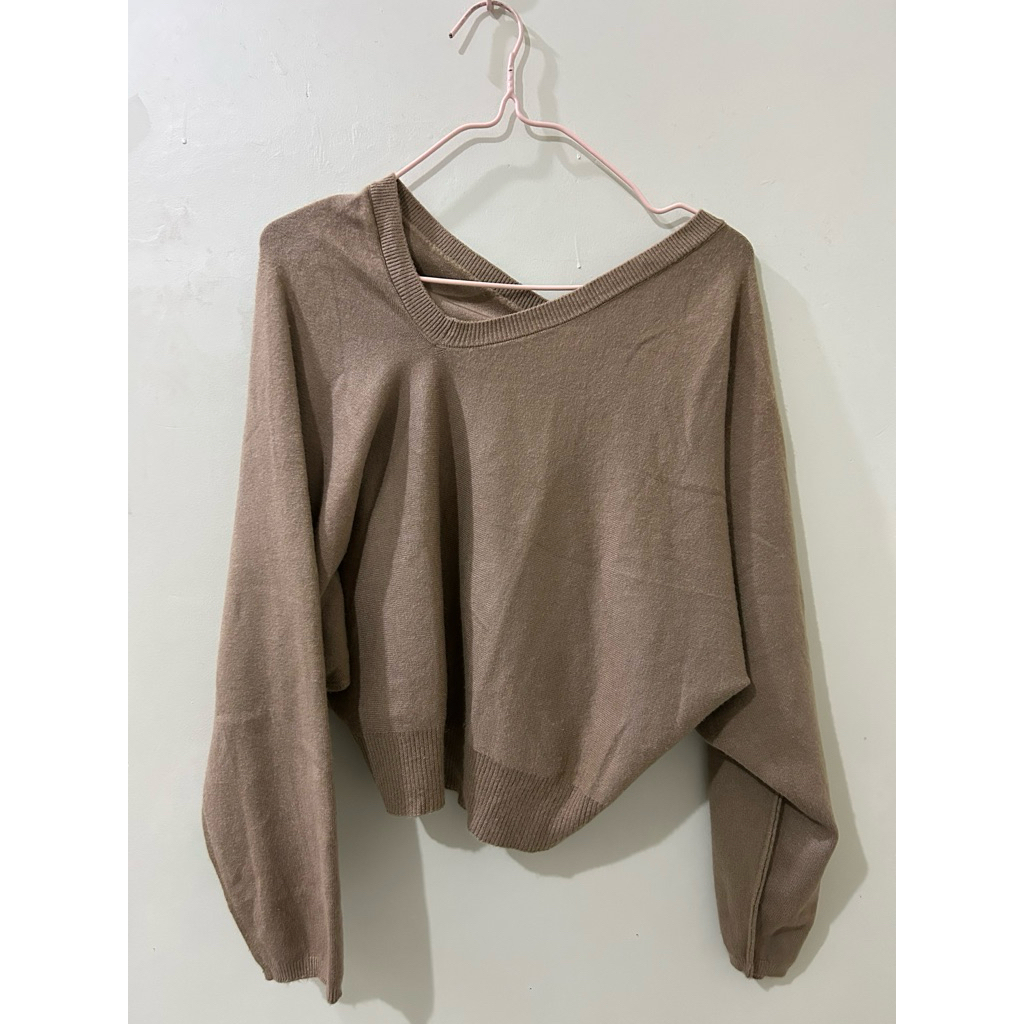 Preloved Velve Sweater by seminggu.rtw