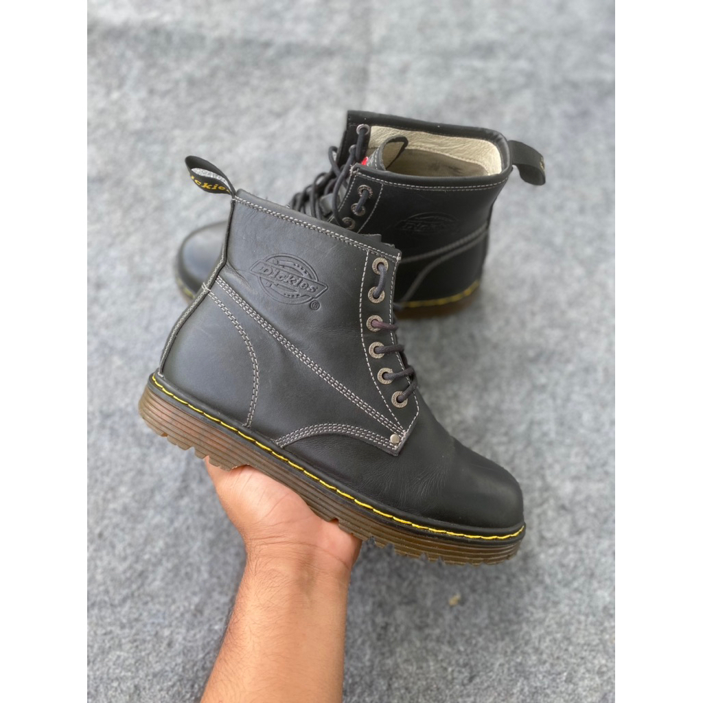 Sepatu Di ckies Boot Leather Size 44