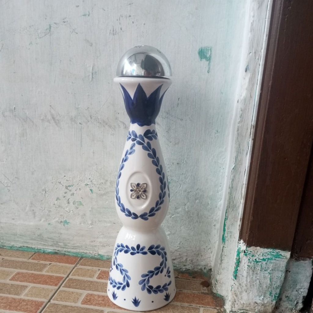 botol kosong clasee azul 750ml (no box)