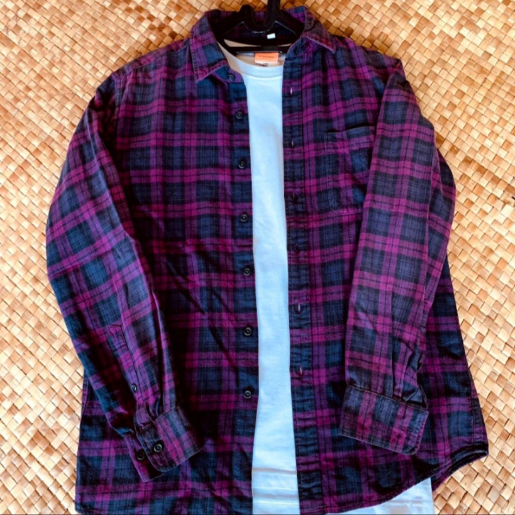 Kemeja UNIQLO Second