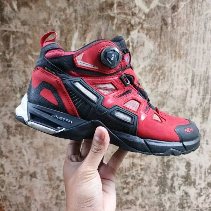 (Size 41) Sepatu outdoor second model boa