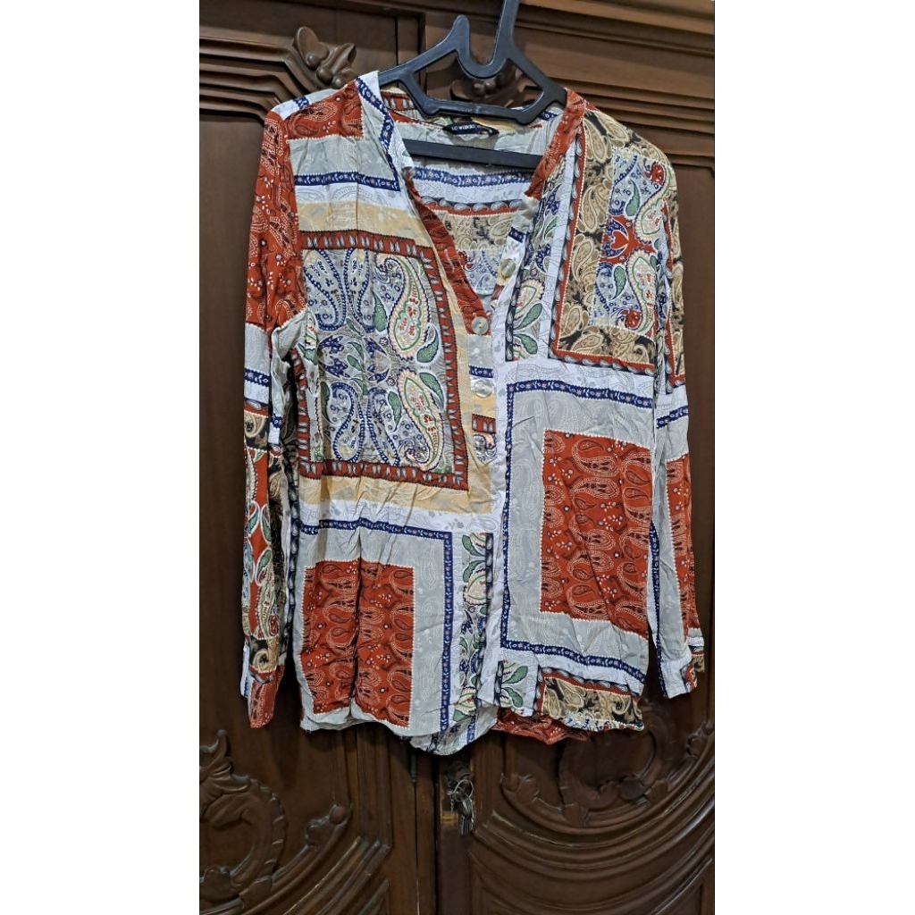 preloved blouse LC Waikiki