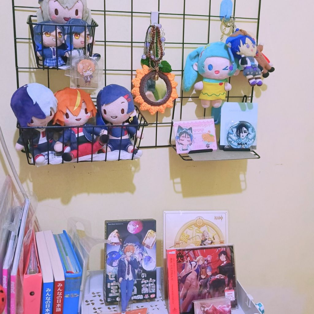 BOOKED PROJECT SEKAI MERCH - ePick, Weiss, Postcard, Jewel