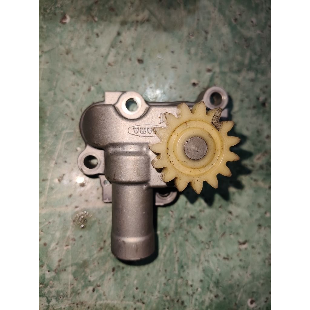 pompa oli gigi Gear pompa oli mesin Yamaha R25 r 25 barang masih bagus ORI bawaan copotan cabutan le