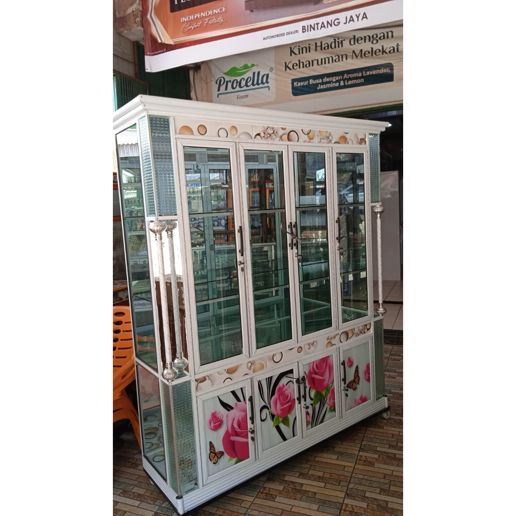 Lemari Hias Alumunium 4 pintu Kaca Printing + Tiang hordeng