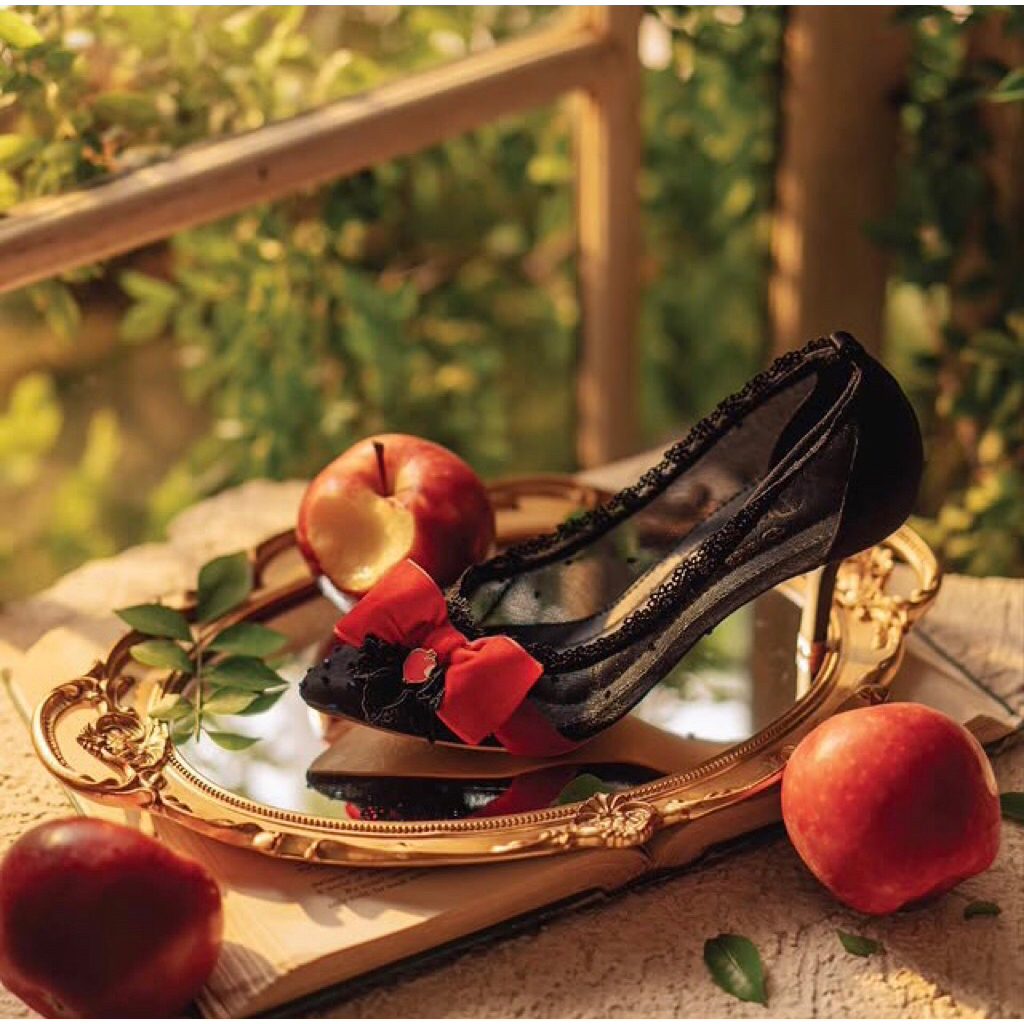 ITTAHERL SNOW WHITE 60 MM POINTY INK - PRELOVED