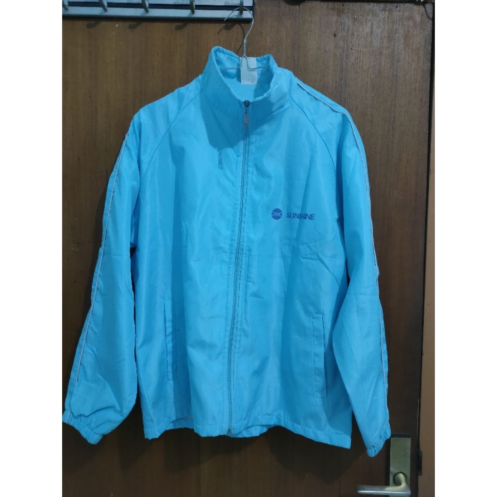 Jaket Biru Muda Parasut