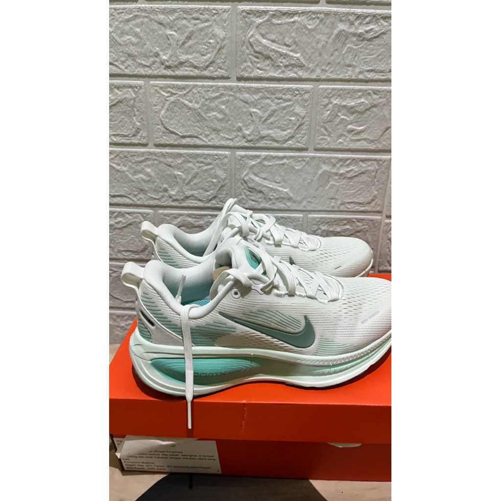 Nike Vomero 18 Women Preloved