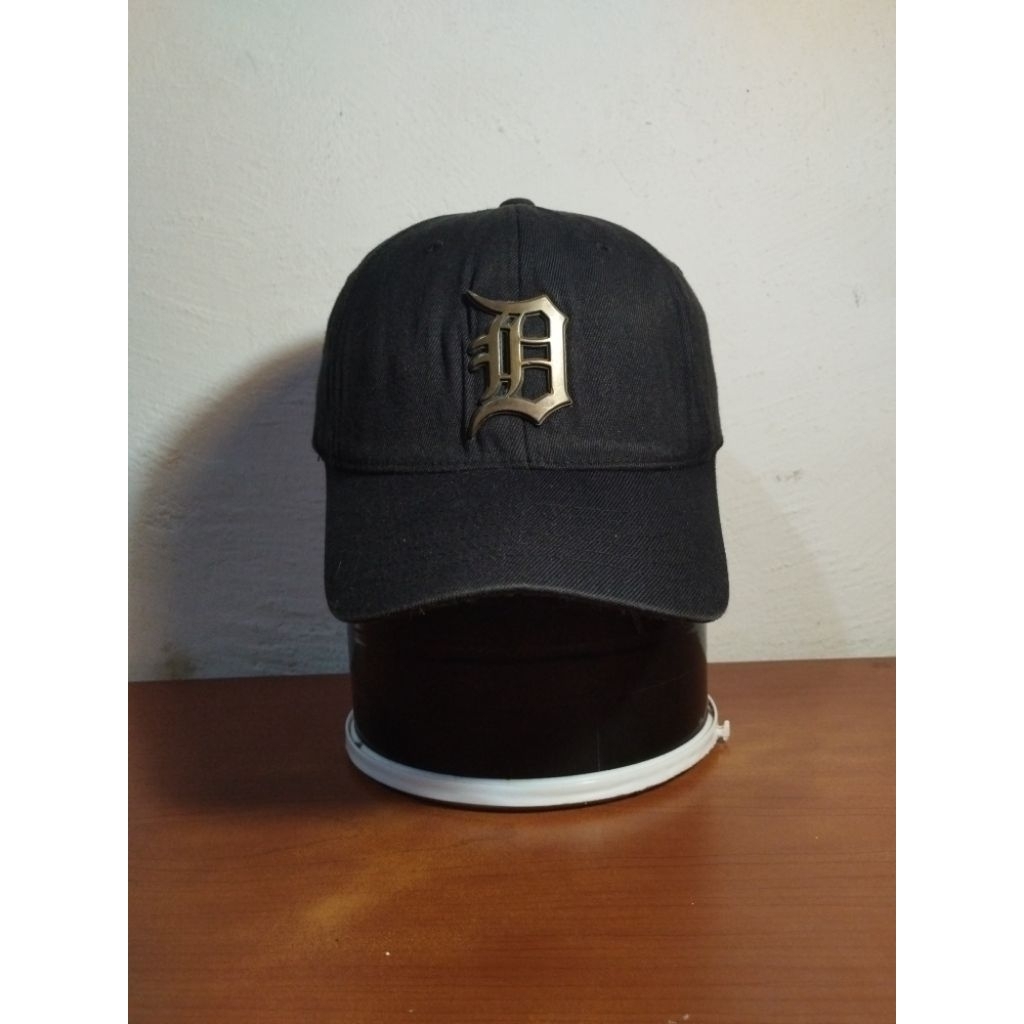 Topi MLB Detroit Tigers Logo Besi