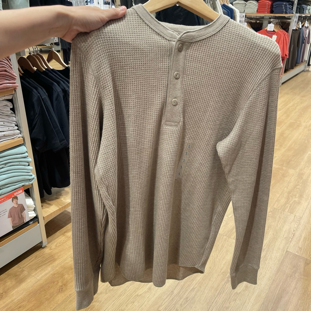 Tshirt Uniqlo Man Waffle kerah henley long sleeve