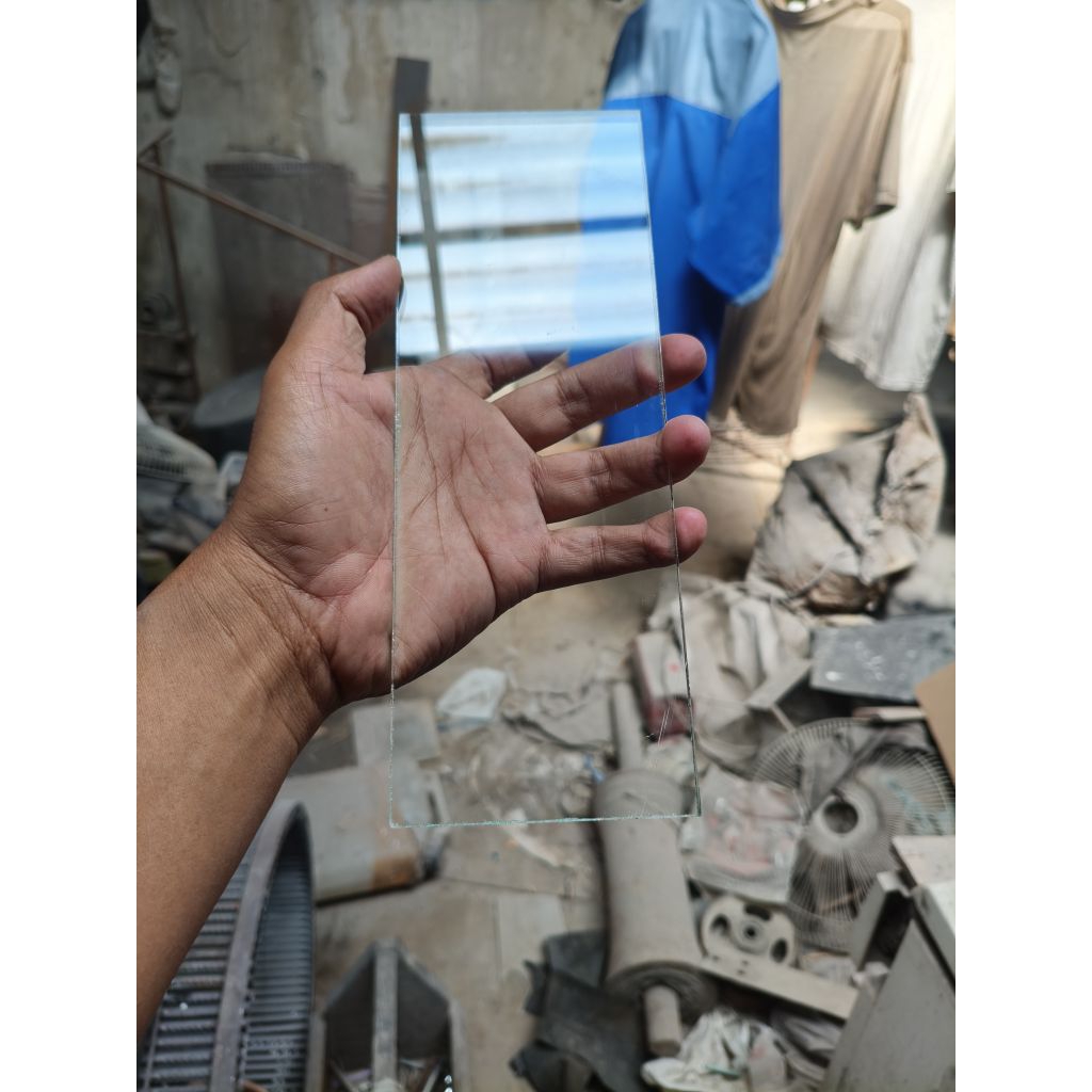 lembaran kaca asahi panjang 25 cm lebar 9 cm tebal 6 mm dapat 4 lembar