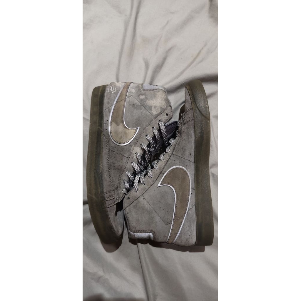 nike reigning champ