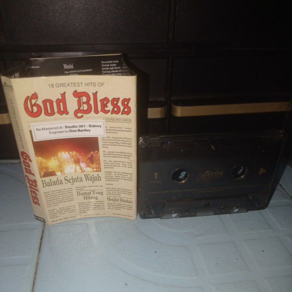 Kaset Pita God Bless - 18 Greatest Hits