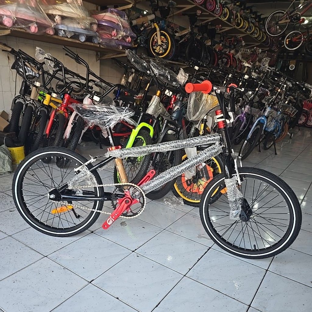 Sepeda bmx 20 inch modifikasi frame steel + wheelset alloy + gear jangkrik + ban lis nyala