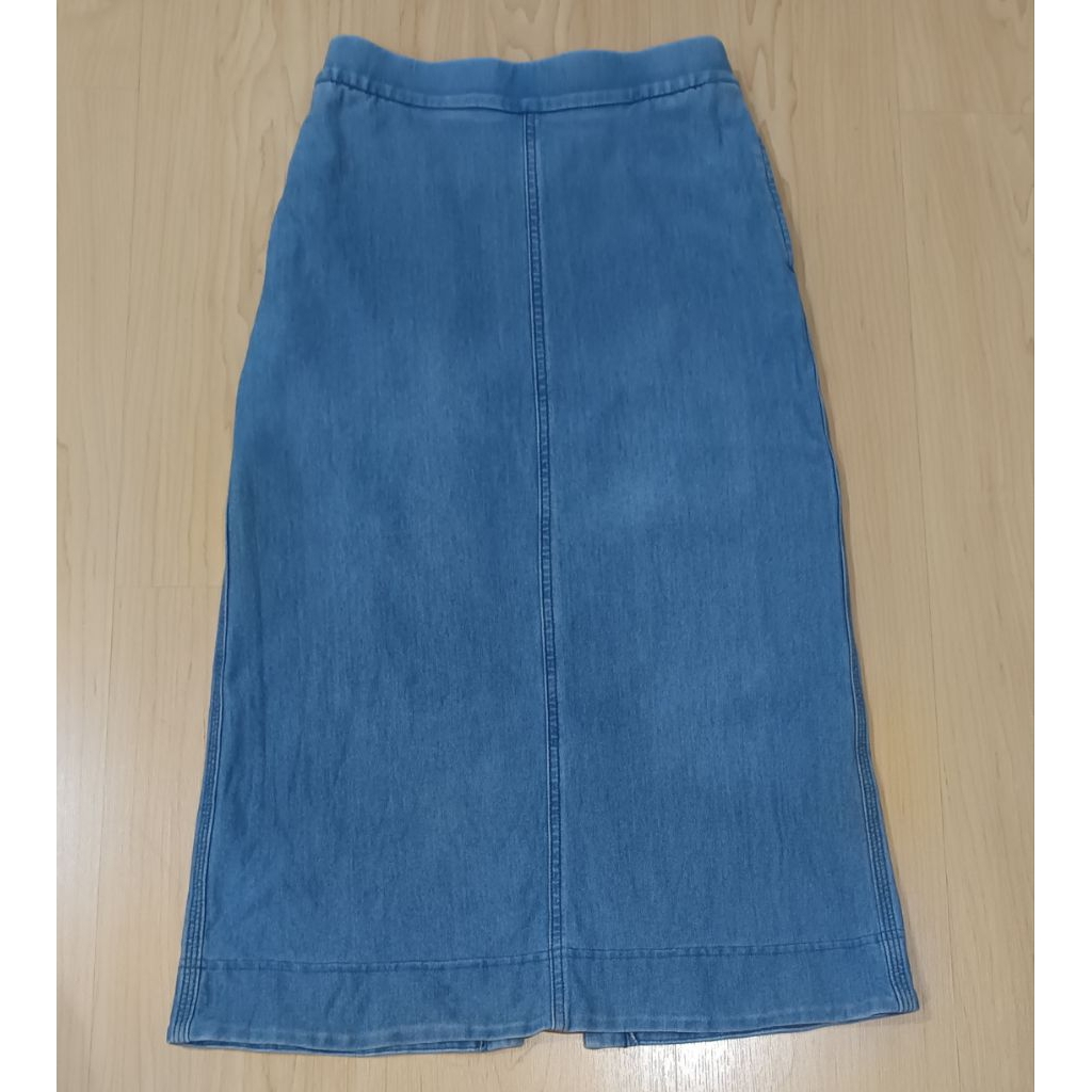 Uniqlo denim skirt