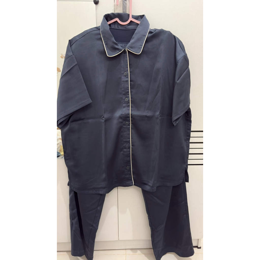 piyama satin uniqlo blue size M (preloved)