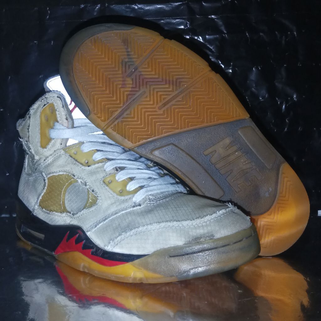 Air Jordan 5 Retro Off-White Sail size 40