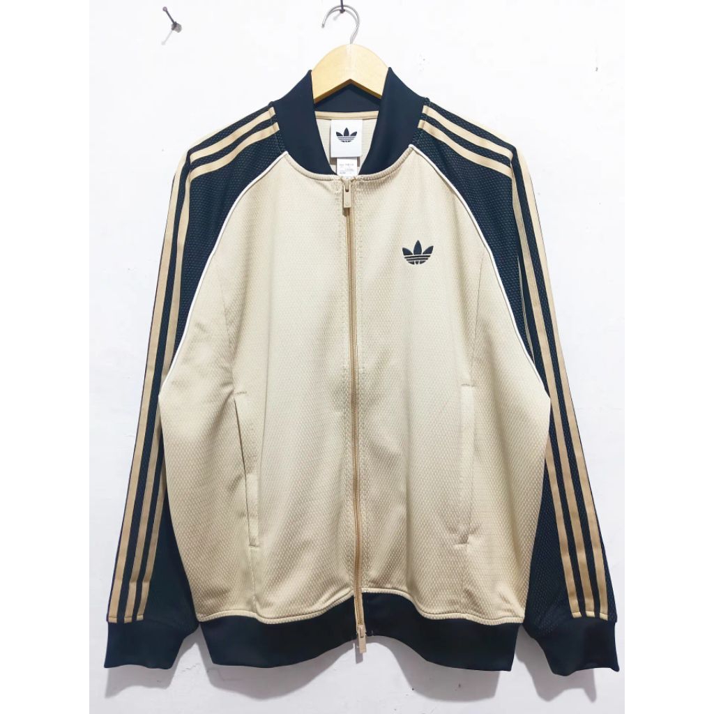 Tracktop Adidas Superstar.