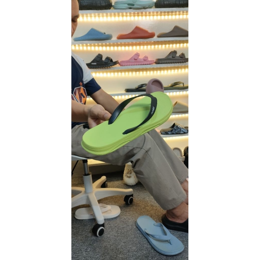 Sandal Posee