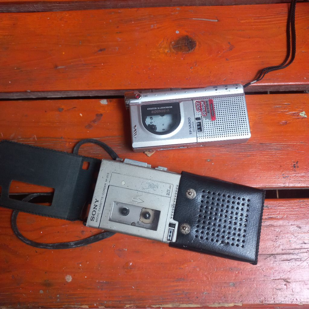 Walkman Mini Perekam Kaset Jadul Dekorasi Vintage