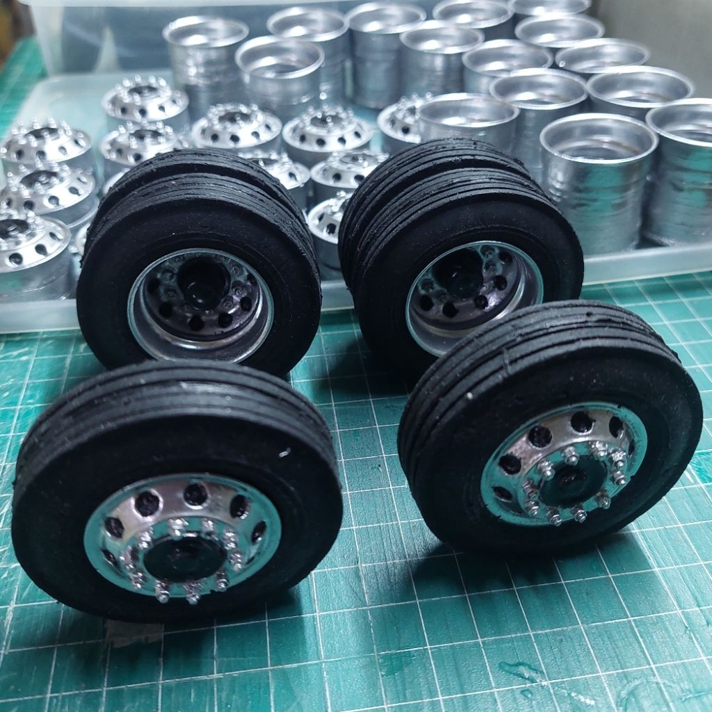 roda miniatur bus/truk skala 20 1(set)