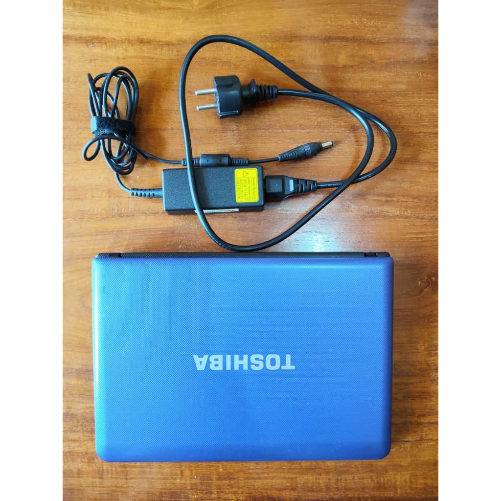 Laptop Toshiba NB510 10 inch N2800 2GB 320GB Windows 7 32bit Office 2010